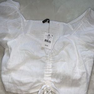 WHITE OFF THE SHOULDER TOP